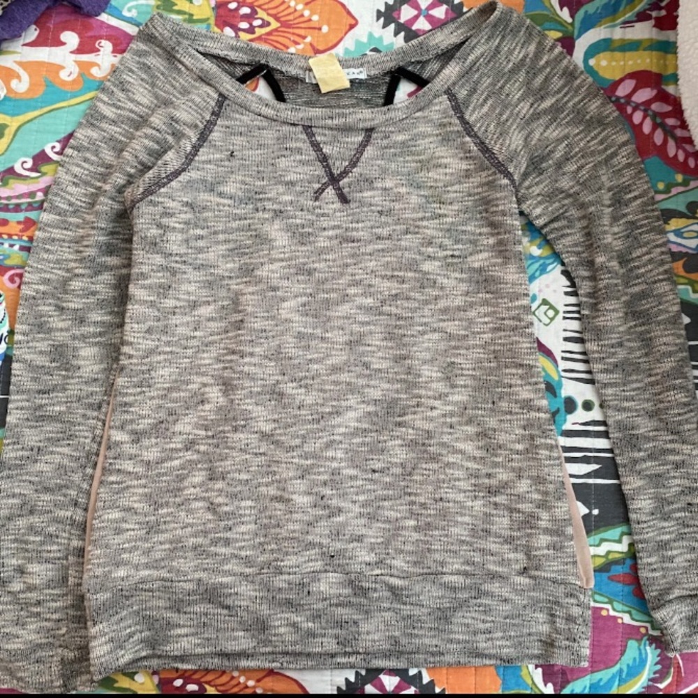 Bui Yah Kah sweater